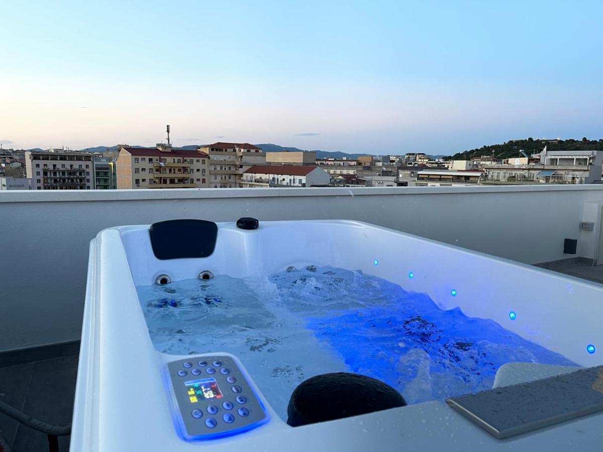 18 Dante Luxury Suites Cagliari Exteriér fotografie