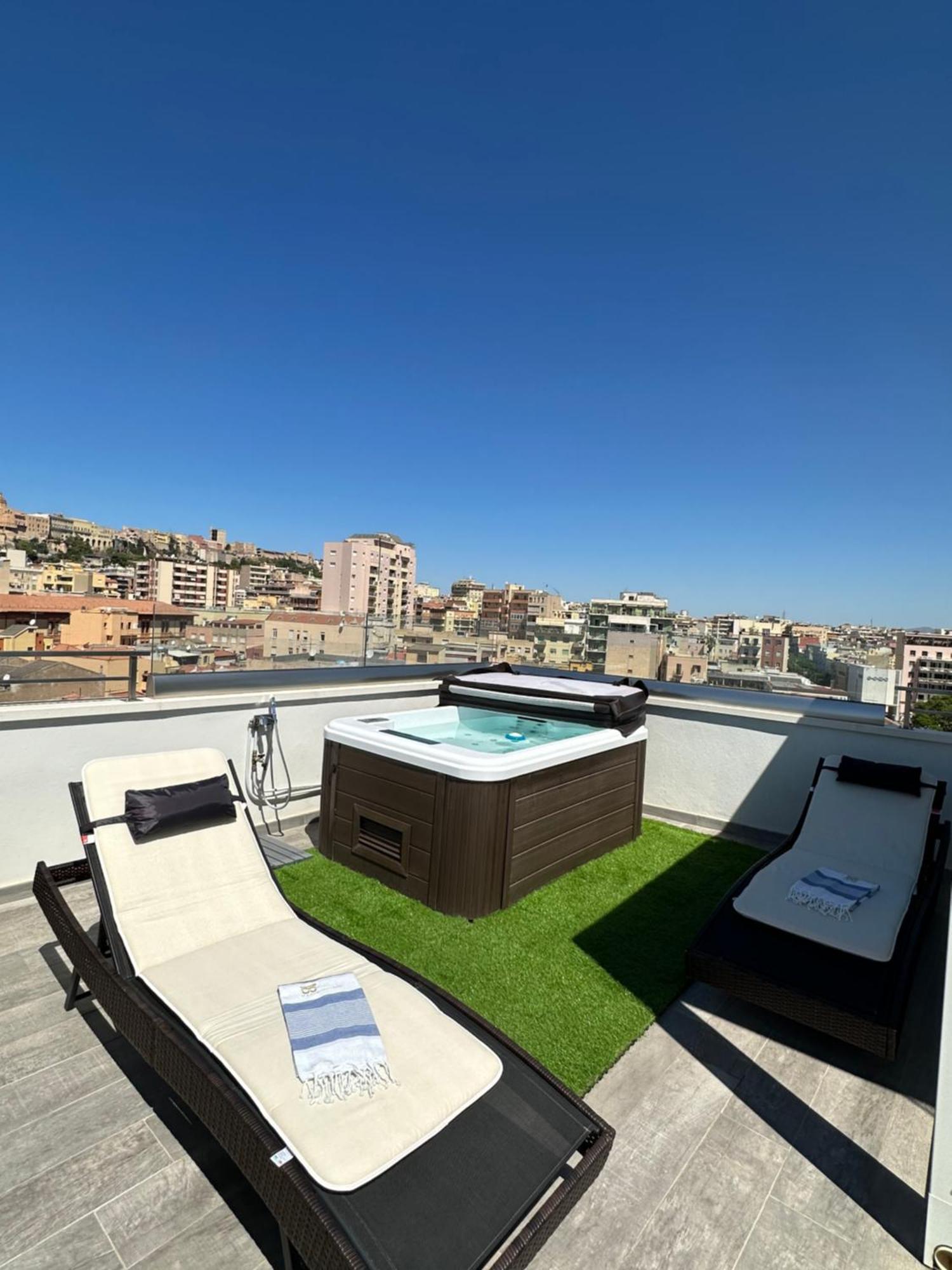 18 Dante Luxury Suites Cagliari Exteriér fotografie